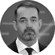 Дмитрий Певцов